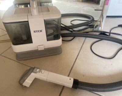 Carpet cleaner